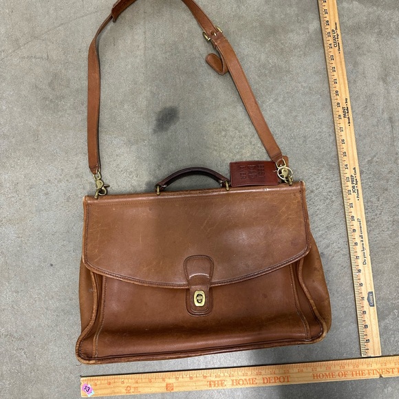 Coach Vintage Beekman Leather Flap Twist Lock Briefcase Messenger Bag has hole - Picture 2 of 10